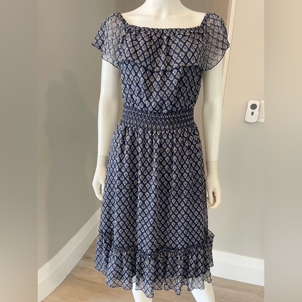 8 Tommy Hilfiger Ruffled Navy/White floral Patterned On/OFF sholder dress